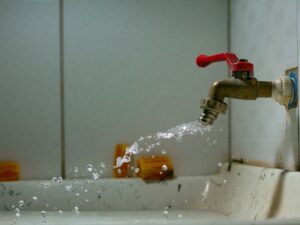 Кран сантехника